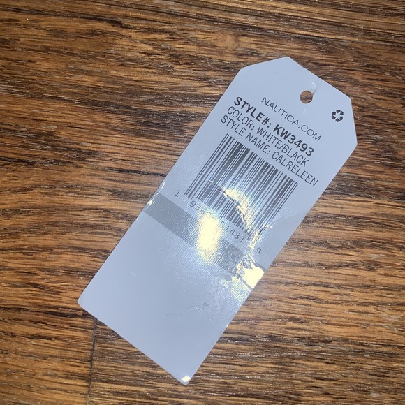 Nautica boys size 6 casual white & black leather sneaker. New, stylish 👟! - Picture 7 of 8